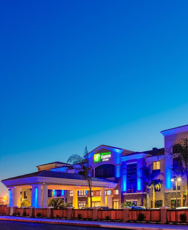 Holiday Inn Express & Suites Eureka By Ihg Εξωτερικό φωτογραφία