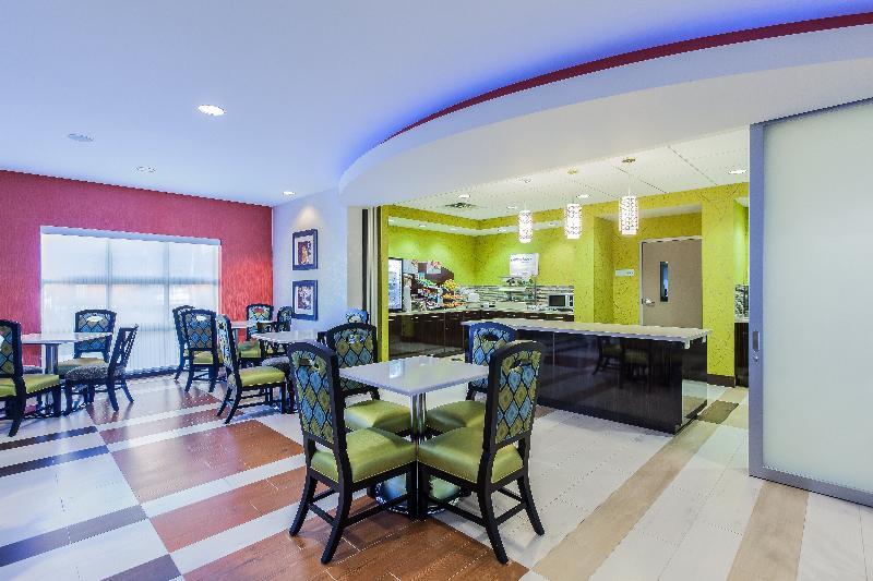 Holiday Inn Express & Suites Eureka By Ihg Εξωτερικό φωτογραφία